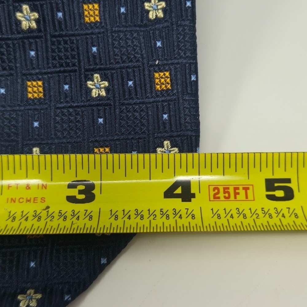 SAKS FIFTH AVENUE EXCLUSIVE Navy and Gold Geometric Botanical Neat 100% Silk Tie - Picture 3 of 6